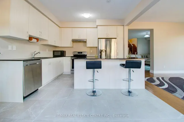 Additional image 8 of 14 Ixworth Circ