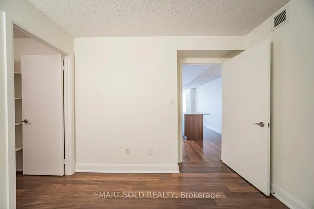 Additional image 19 of 2191 Yonge St Unit 901