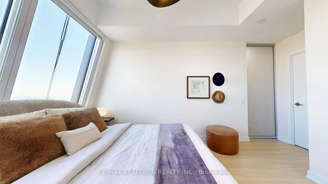 Additional image 19 of 8 Wellesley St Unit 5808