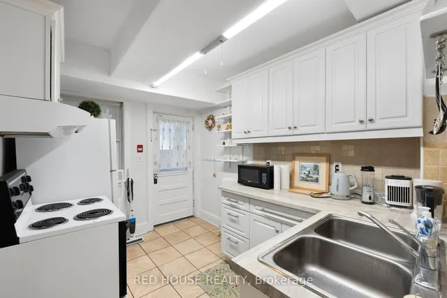 Additional image 42 of 55 Balsam Ave