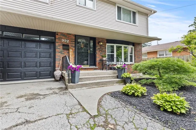 Additional image 4 of 992 Garth St