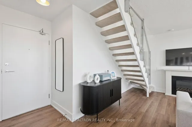 Additional image 3 of 1040 The Queensway Ave Unit 901