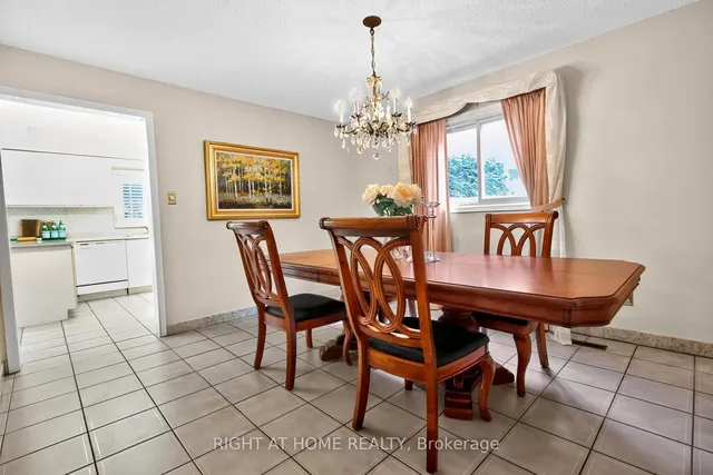 Additional image 9 of 1084 Grandeur Cres