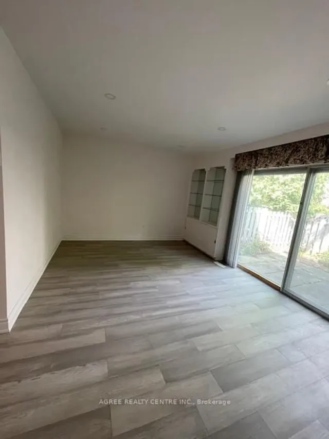 Additional image 2 of 16 Cheryl Shep Way