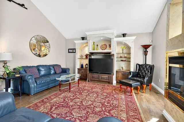 Additional image 12 of 18 Konstantine Crt