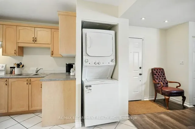 Additional image 21 of 6 Vineland Ave Unit 18