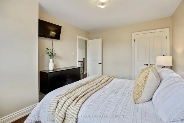 Additional image 29 of 8 Buttercup Crt