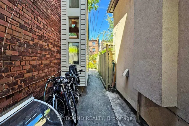 Additional image 47 of 50 Dearbourne Ave