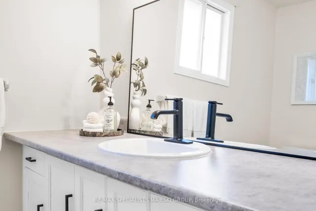 Additional image 30 of 49 Goldwin St