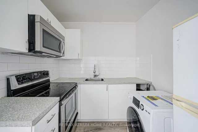 Additional image 25 of 1000 Dundas St