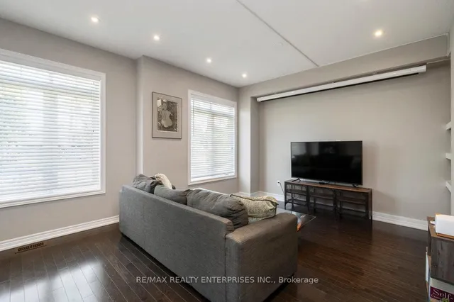 Additional image 44 of 215 Dundas St Unit 9