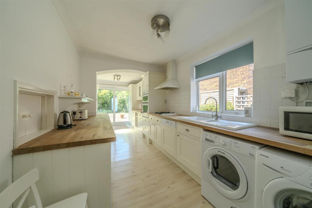 Additional image 7 of Ruscombe Drive, Park Street, St. Albans