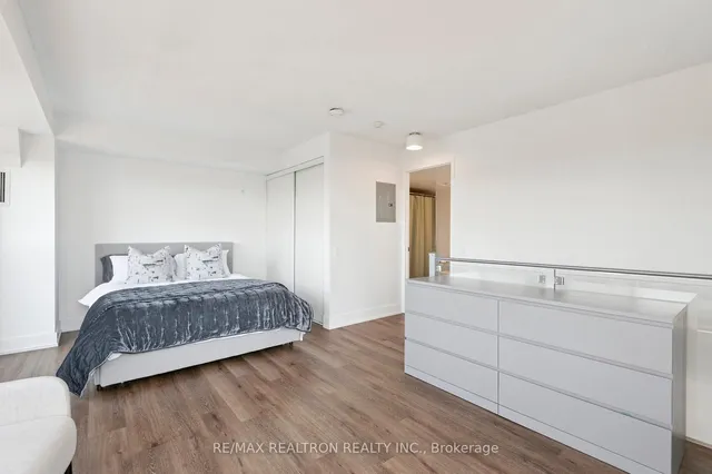 Additional image 14 of 1040 The Queensway Ave Unit 901