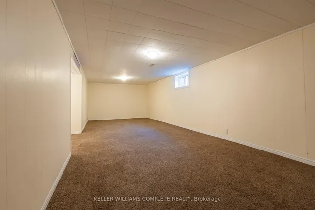 Additional image 25 of 1392 Royal Dr