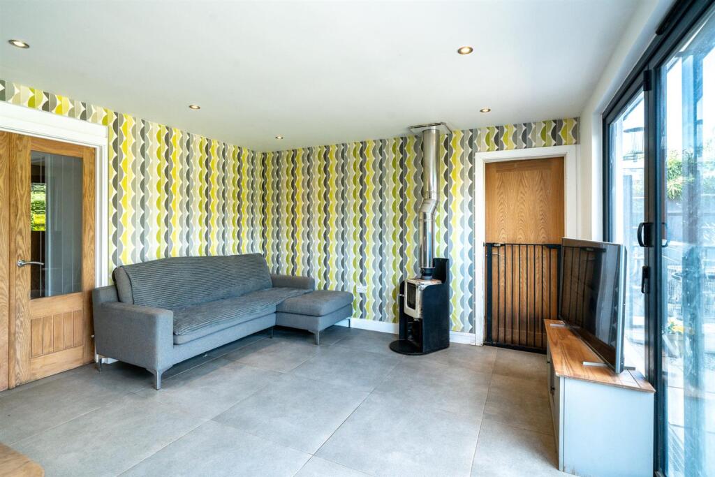 Additional image 10 of Oaklands Lane, St Albans