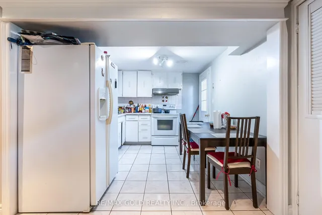 Additional image 41 of 52 Paradelle Cres