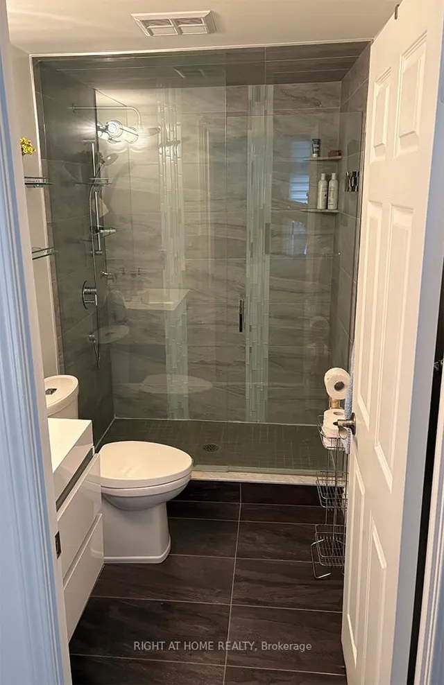 Additional image 18 of 30 Stadium Rd Unit 250