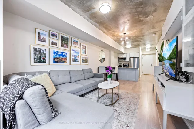 Additional image 20 of 59 East Liberty St Unit 315