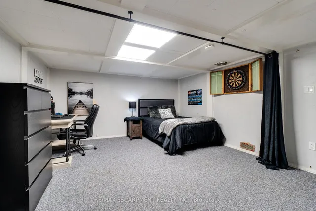 Additional image 27 of 17 RONALDSHAY Ave