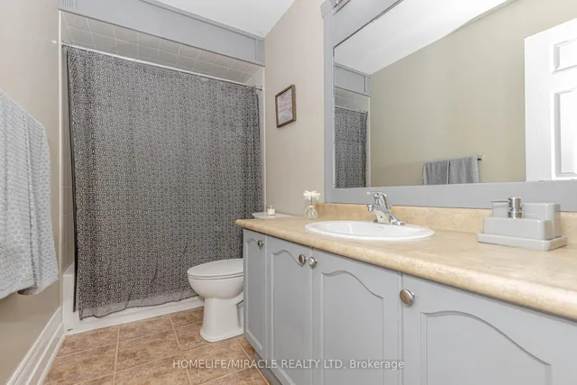 Additional image 34 of 32 Masters Green Cres