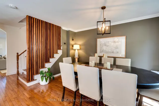 Additional image 9 of 2448 Capilano Cres