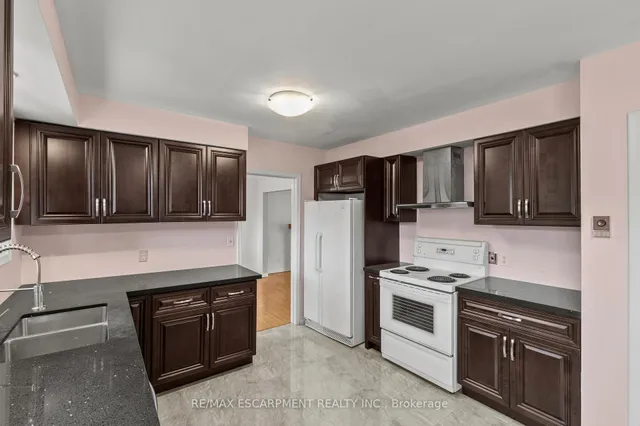 Additional image 11 of 3050 Woodward Ave