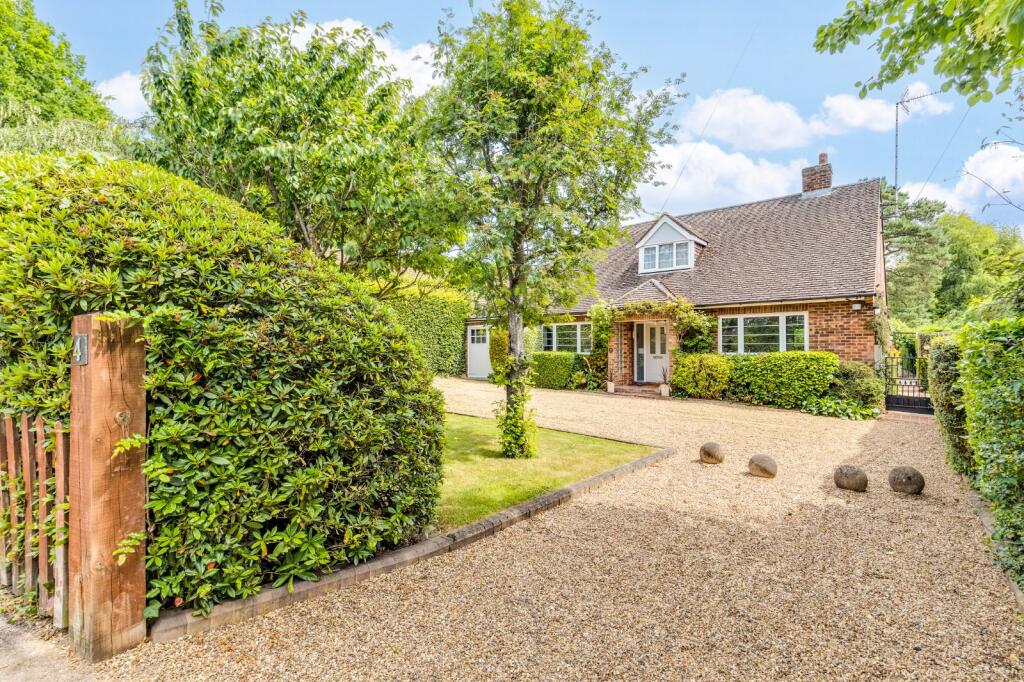 Property image for Canonsfield Road, Oaklands, Welwyn, Hertfordshire, AL6