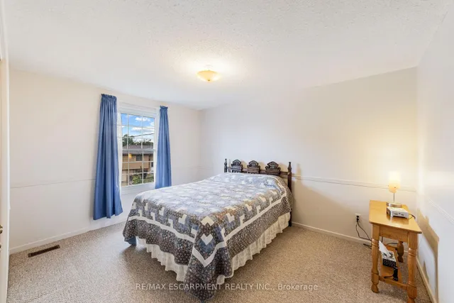 Additional image 20 of 47 Leaway Ave