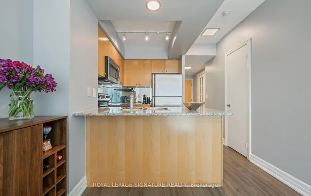 Additional image 16 of 8 Scollard St Unit 1405