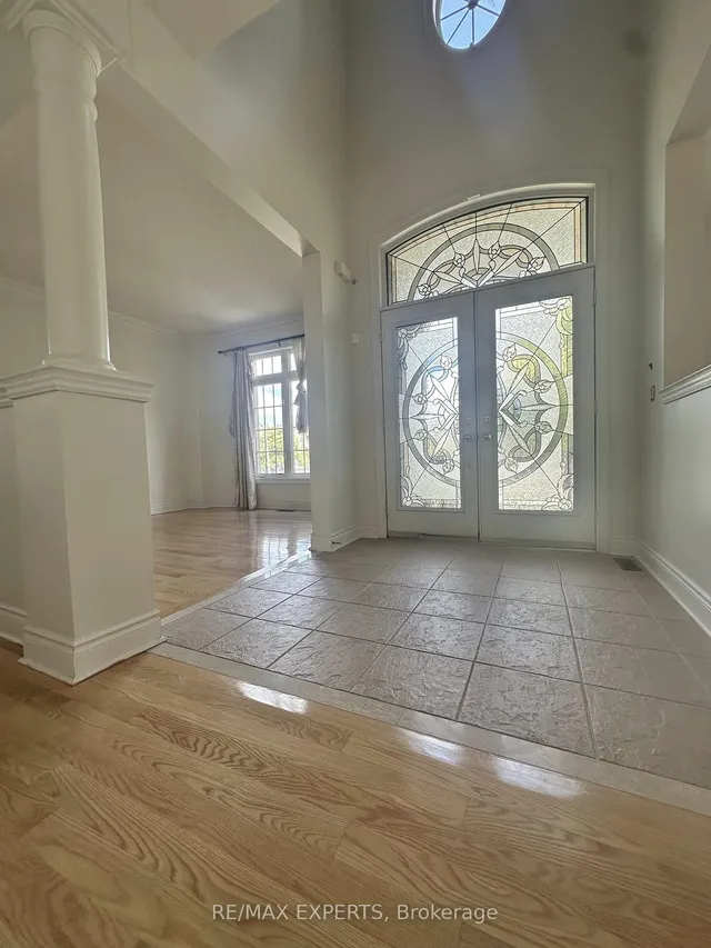 Additional image 4 of 2 Louvre Circ