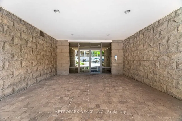 Additional image 31 of 85 Robinson St Unit 102