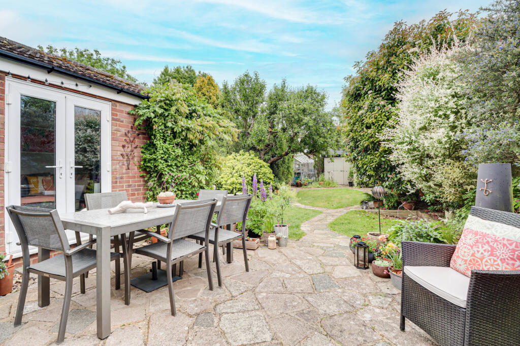 Additional image 23 of Springfield Crescent, Harpenden, Hertfordshire, AL5