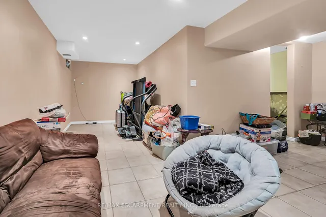 Additional image 20 of 25 Redbury St Unit 18