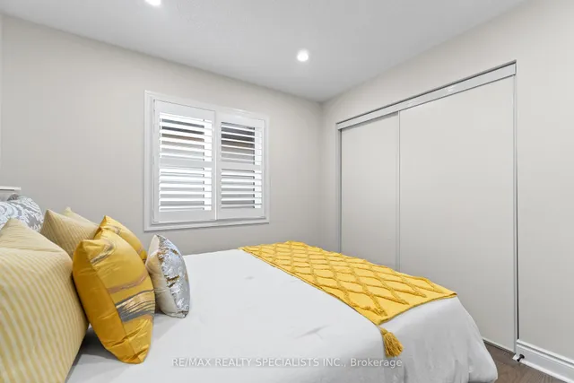 Additional image 22 of 19 Troyer St