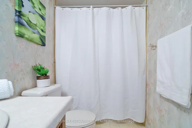 Additional image 18 of 416 LIMERIDGE Rd Unit 213