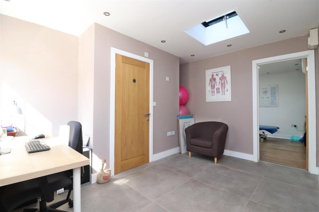 Additional image 13 of Oaklands Lane, St Albans