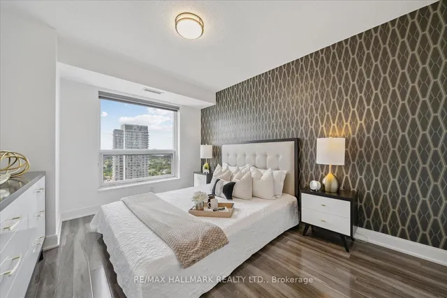 Additional image 3 of 125 Village Green Sq Unit 3006