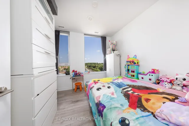 Additional image 11 of 3100 Keele St Unit 803