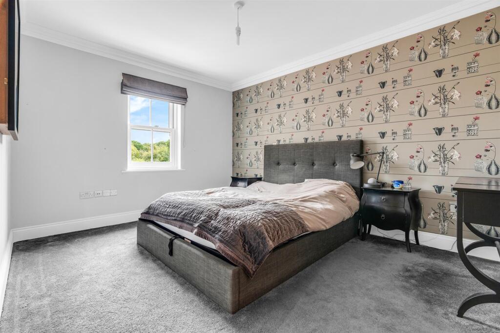 Additional image 18 of Pottersheath Road, Welwyn