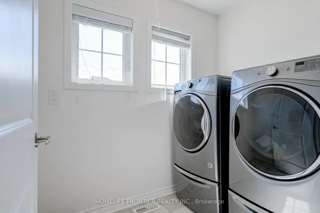 Additional image 36 of 422 Hinton Terr