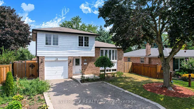 24 Grovetree Pl