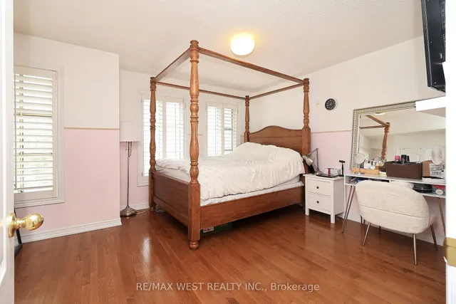 Additional image 17 of 8 James Stock Path