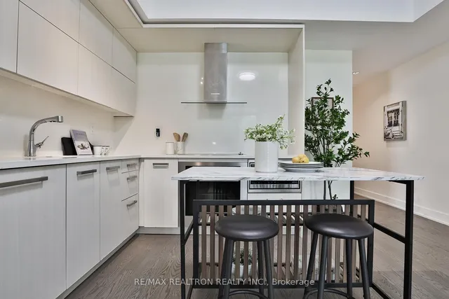 Additional image 11 of 3018 Yonge St Unit #204