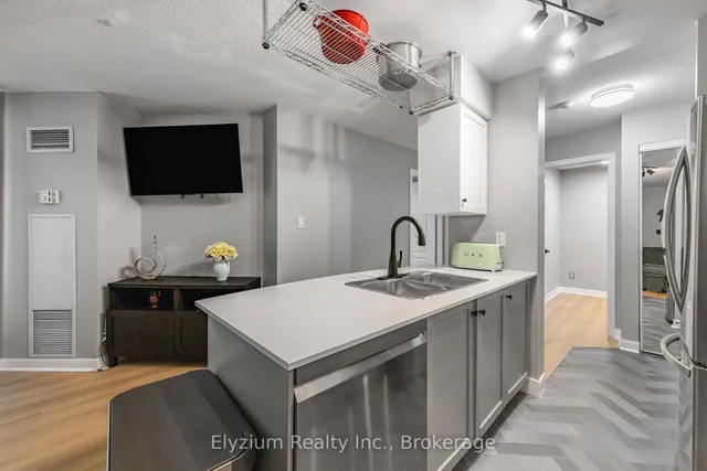 Additional image 12 of 323 Richmond St Unit 303