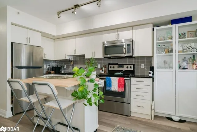 Additional image 13 of 3520 Danforth Ave Unit 609