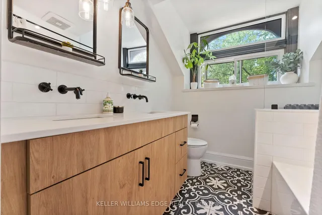 Additional image 26 of 982 Highway 8