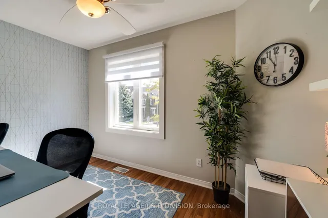 Additional image 33 of 2448 Capilano Cres