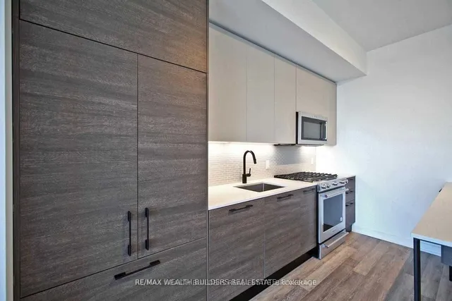 Additional image 11 of 2118 Bloor St Unit 511