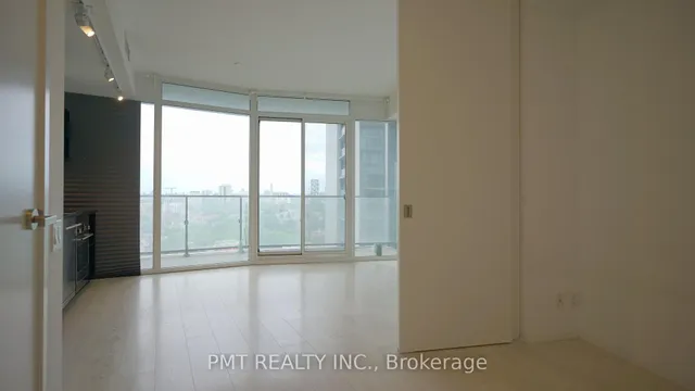 Additional image 8 of 125 Peter St Unit 1505