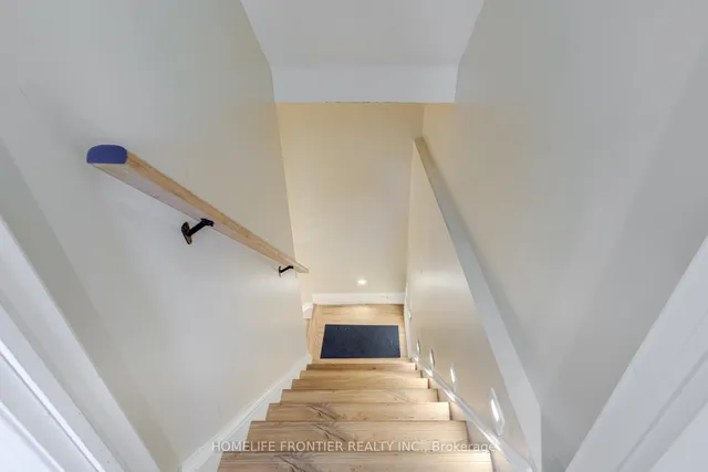 Additional image 39 of 422 Hinton Terr